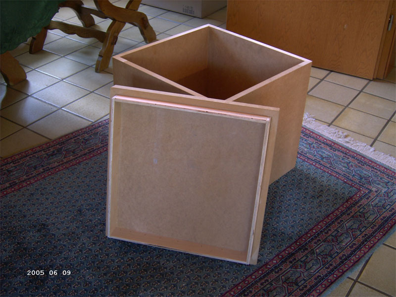 cubemitdeckel.jpg